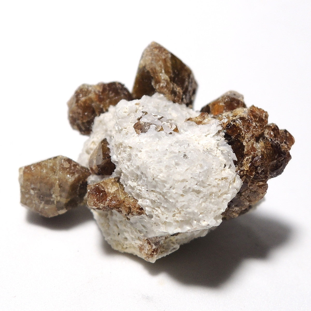 ベスビアナイト 秩父鉱山 アイドクレース 原石 ベスブ石 国産鉱物 埼玉産