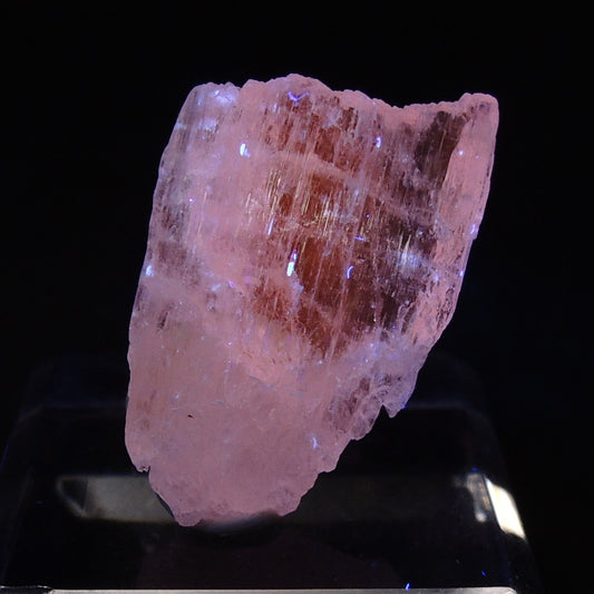 クンツァイト 原石 リチア輝石 リシア輝石 アフガニスタン産 蛍光