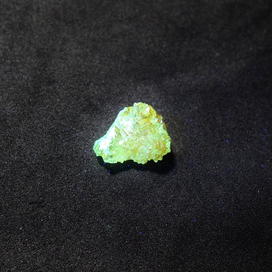 ジンカイト 原石 半人工鉱物 ポーランド産 Zincite
