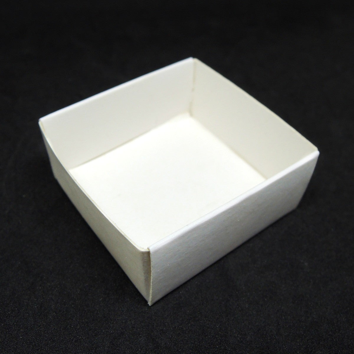 鉱物標本箱 約4cm(41mm) 鉱物標本用紙箱 標本箱 組み立て式 折り畳み式