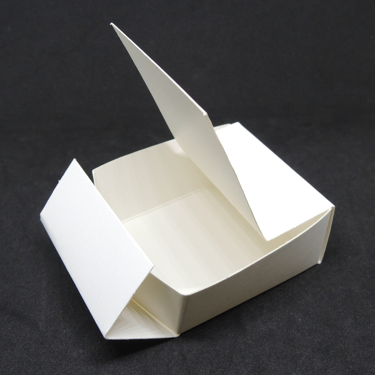 鉱物標本箱 約4cm(41mm) 鉱物標本用紙箱 標本箱 組み立て式 折り畳み式 紙箱 鉱物標本ケース