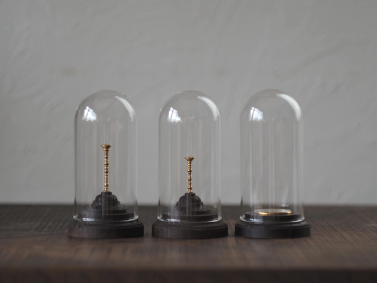 ミネラルホルダー 鉱物標本ケース ドーム型鉱物ケース 鉱物ホルダー 鉱物ケース