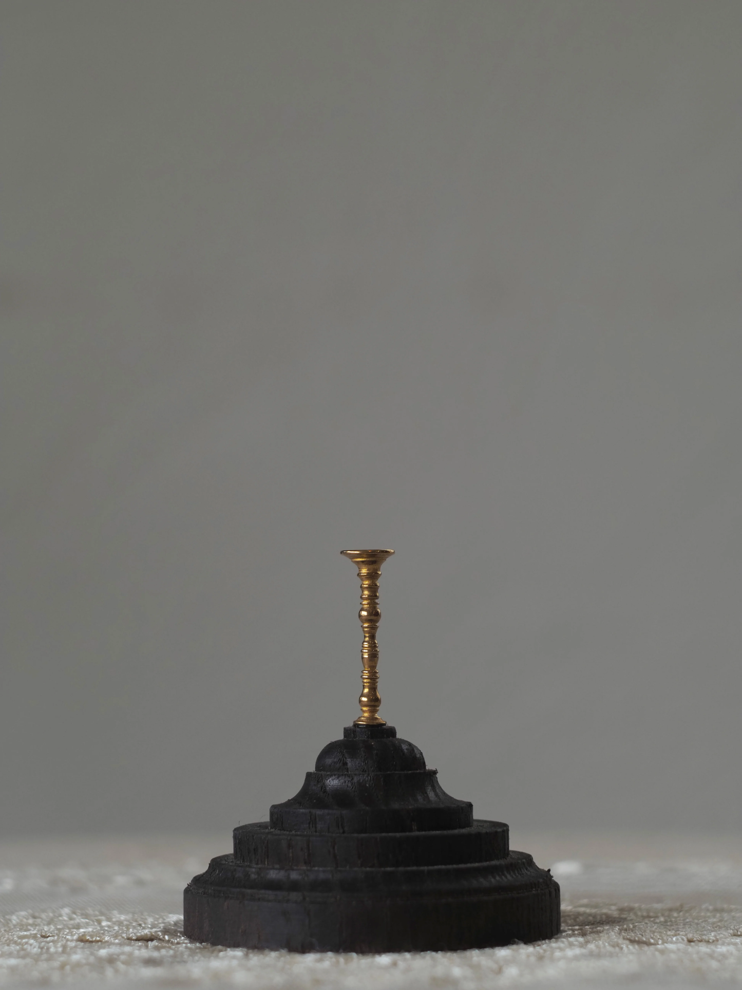 ミネラルホルダー 鉱物標本ケース ドーム型鉱物ケース 鉱物ホルダー 鉱物ケース