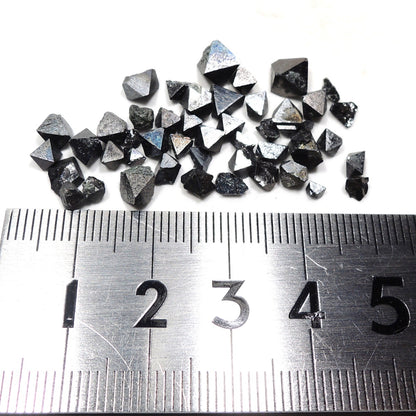 マグネタイト 5gセット 磁鉄鉱 原石 パキスタン産 ランダム