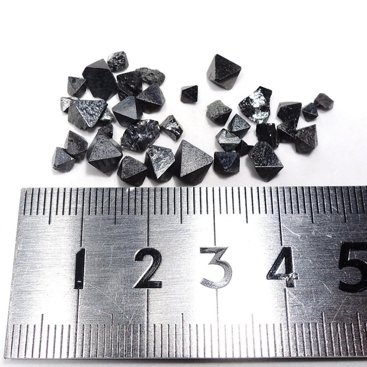 マグネタイト 5gセット 磁鉄鉱 原石 パキスタン産 ランダム