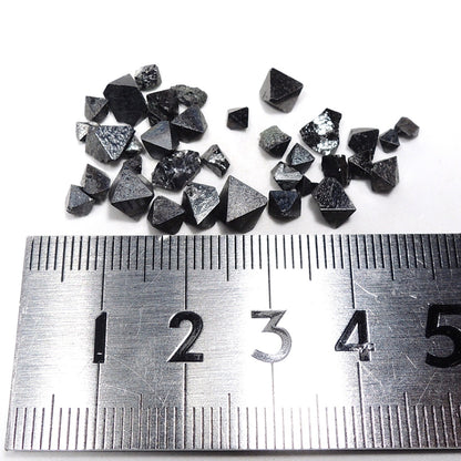 マグネタイト 5gセット 磁鉄鉱 原石 パキスタン産 ランダム