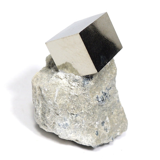 パイライト 原石 パイライトキューブ 母岩付き 黄鉄鉱 スペイン産 立方体結晶