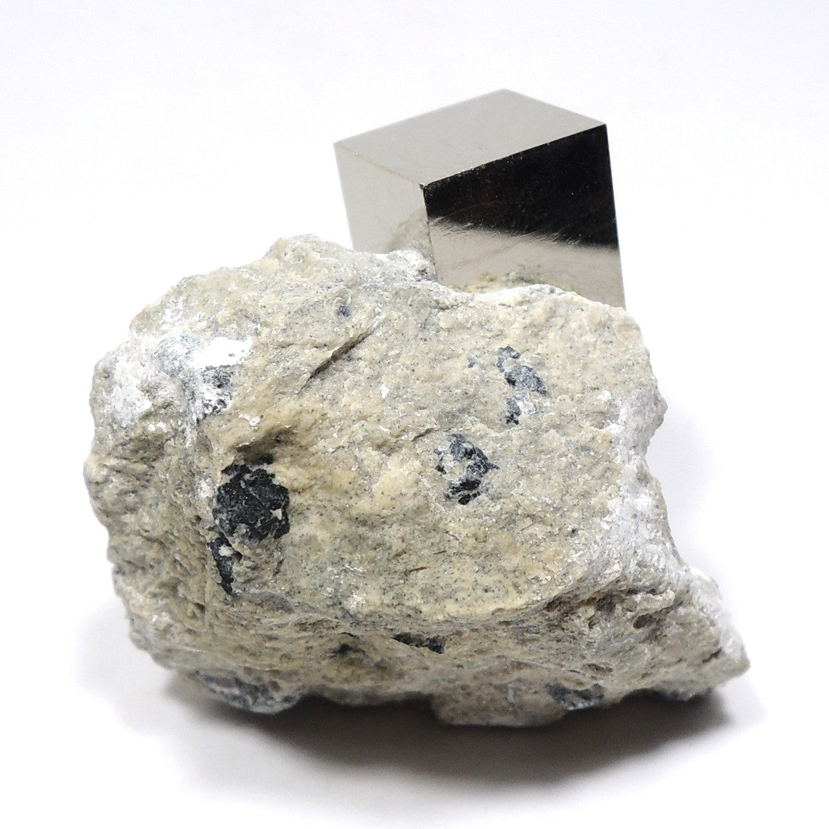 パイライト 原石 パイライトキューブ 母岩付き 黄鉄鉱 スペイン産 立方体結晶