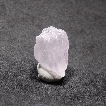 クンツァイト 原石 リチア輝石 リシア輝石 アフガニスタン産 蛍光