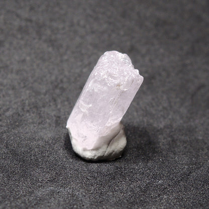 クンツァイト 原石 リチア輝石 リシア輝石 アフガニスタン産 蛍光