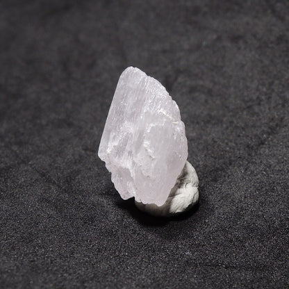 クンツァイト 原石 リチア輝石 リシア輝石 アフガニスタン産 蛍光