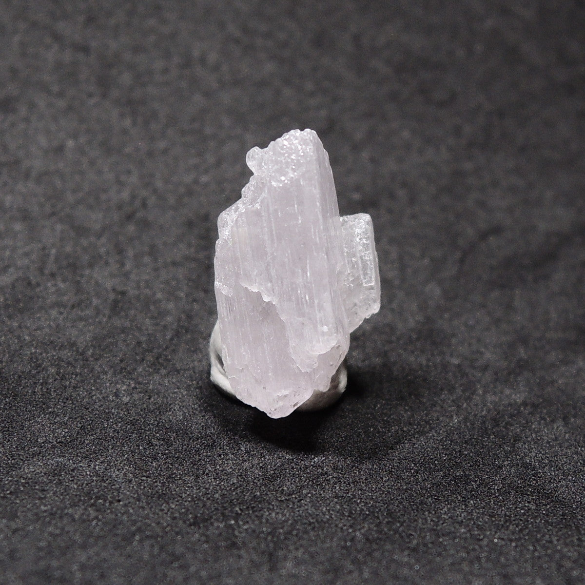 クンツァイト 原石 リチア輝石 リシア輝石 アフガニスタン産 蛍光