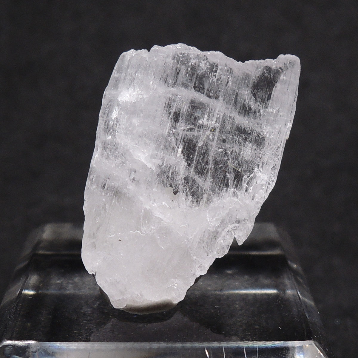 クンツァイト 原石 リチア輝石 リシア輝石 アフガニスタン産 蛍光