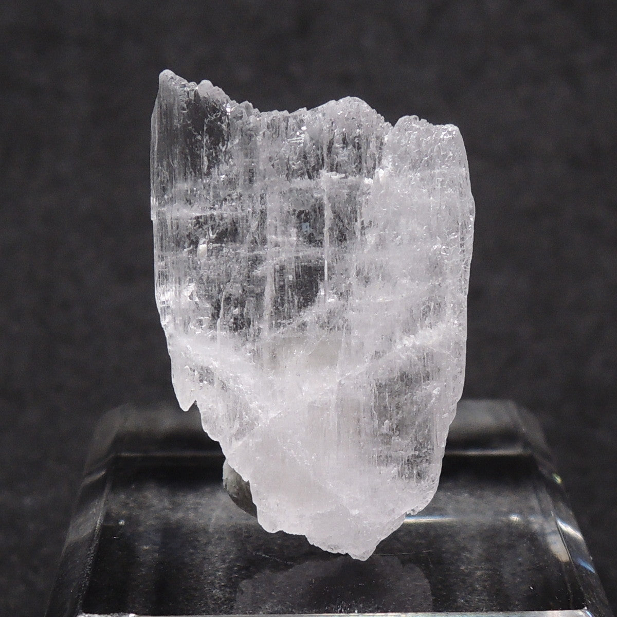 クンツァイト 原石 リチア輝石 リシア輝石 アフガニスタン産 蛍光