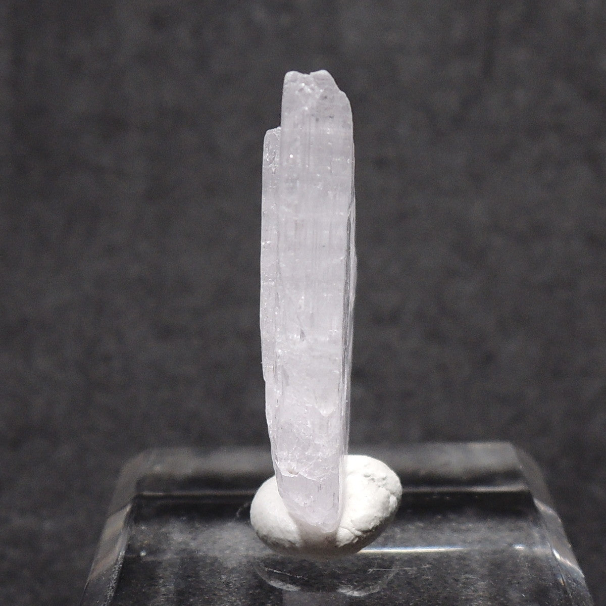 クンツァイト 原石 リチア輝石 リシア輝石 アフガニスタン産 蛍光