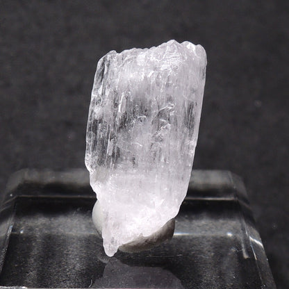 クンツァイト 原石 リチア輝石 リシア輝石 アフガニスタン産 蛍光