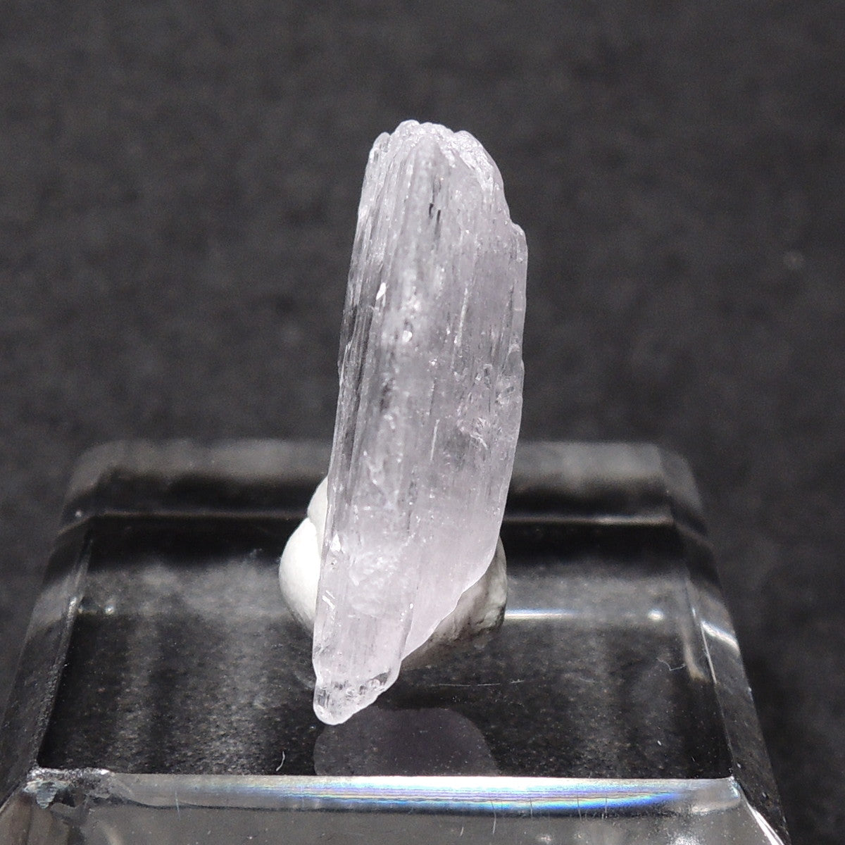 クンツァイト 原石 リチア輝石 リシア輝石 アフガニスタン産 蛍光