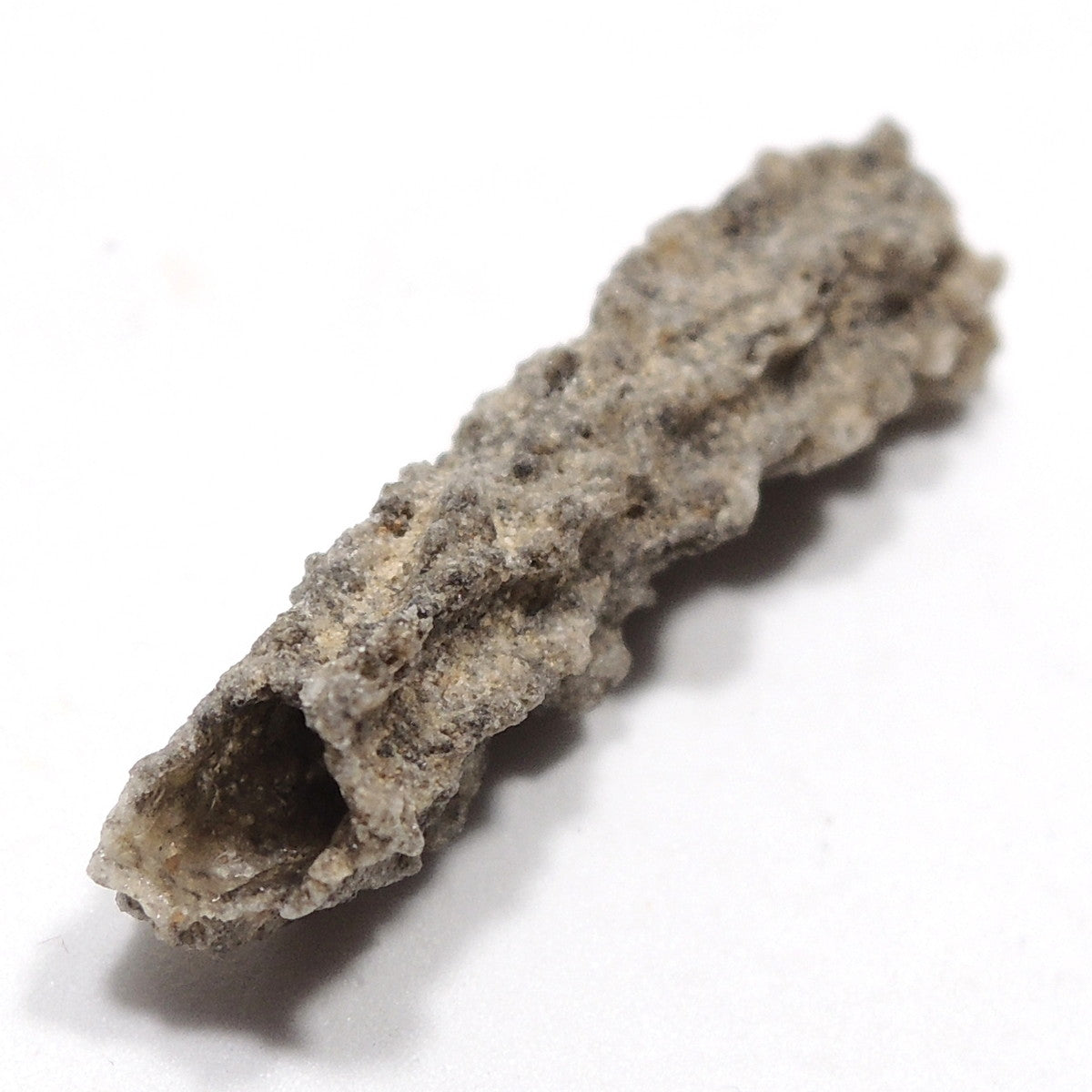 フルグライト 閃電岩 雷管石 原石 貫通穴あり サハラ砂漠産 Fulgurite