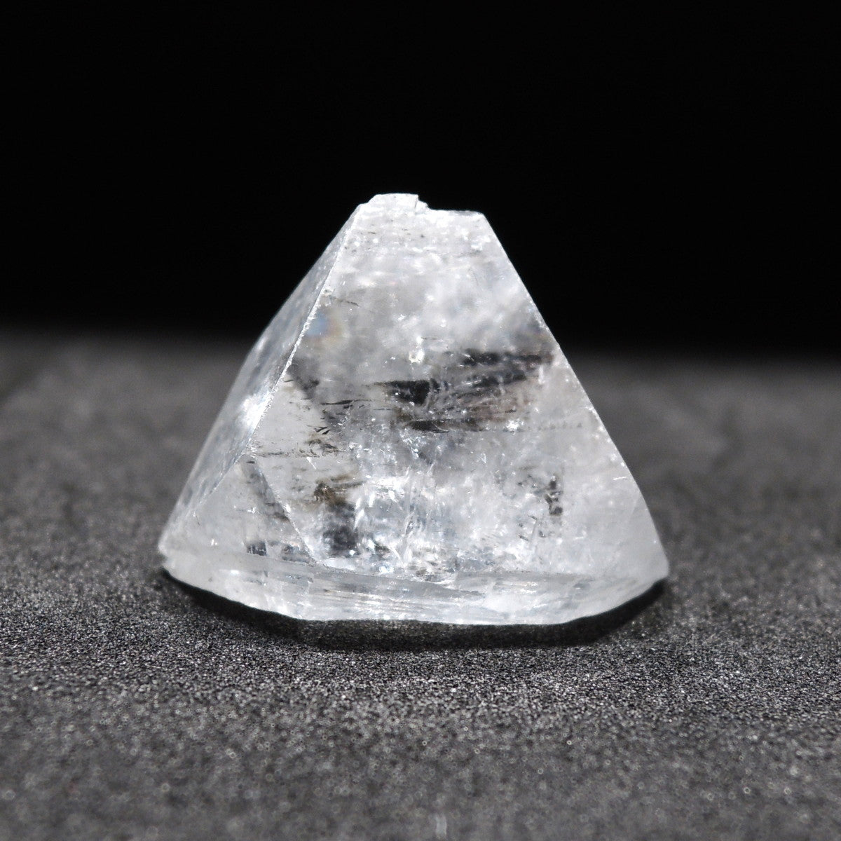 アポフィライト 原石 魚眼石 インド産 Apophyllite