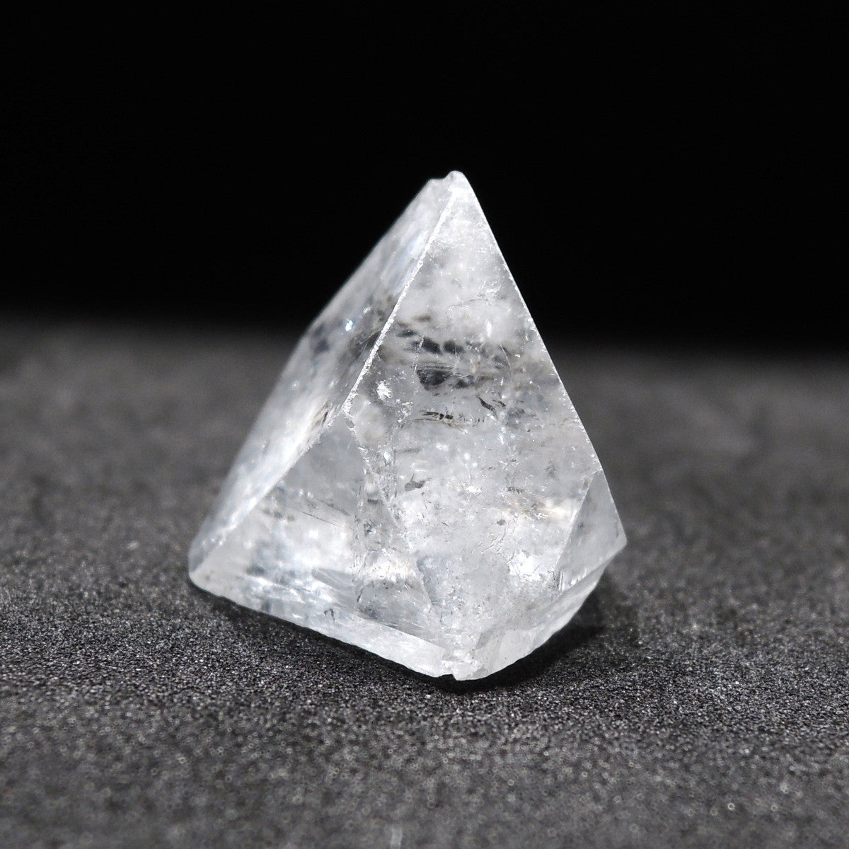 アポフィライト 原石 魚眼石 インド産 Apophyllite