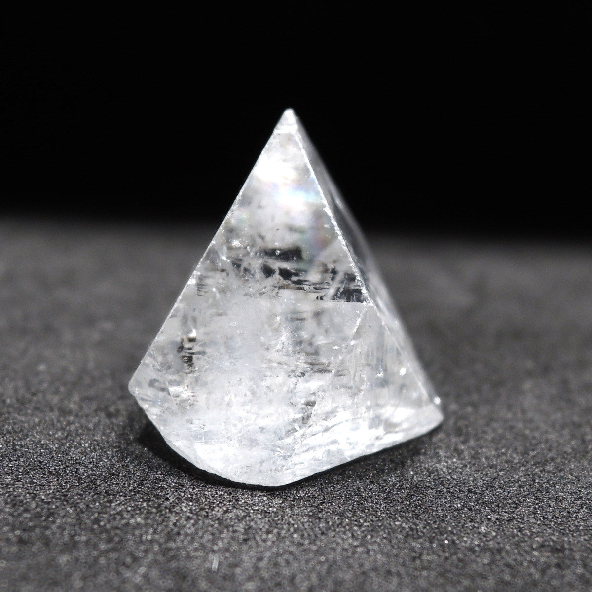 アポフィライト 原石 魚眼石 インド産 Apophyllite