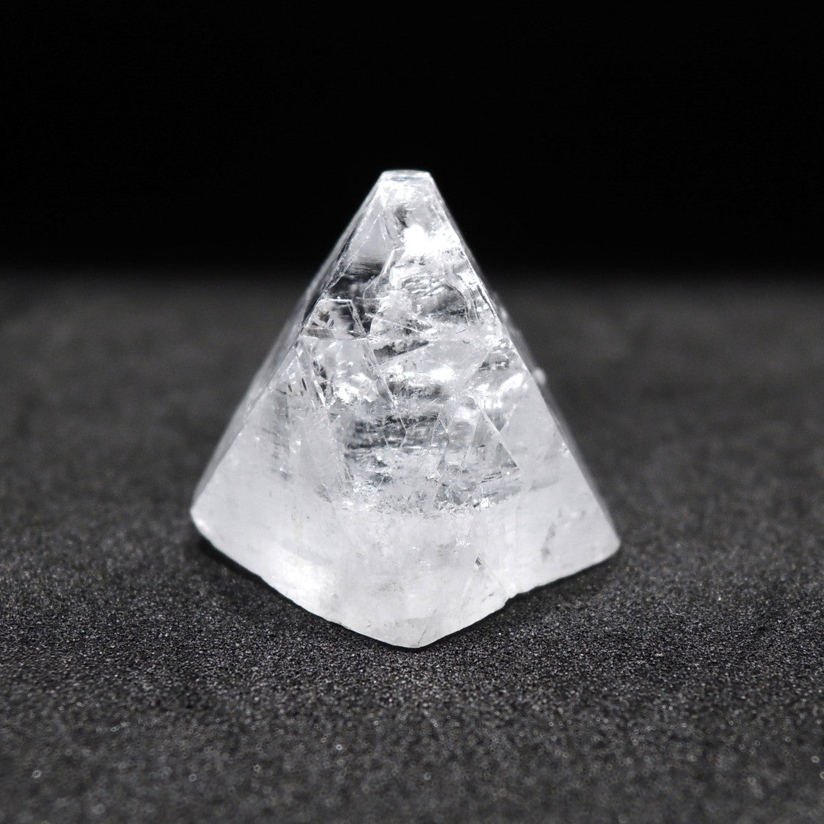 アポフィライト 原石 魚眼石 インド産 Apophyllite