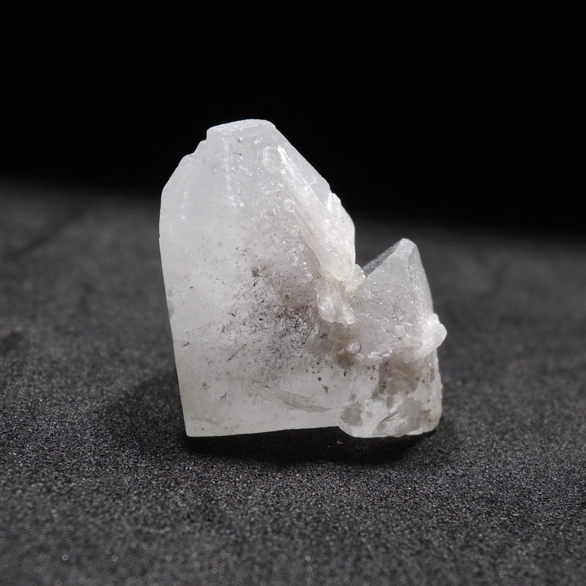 アポフィライト 原石 魚眼石 インド産 Apophyllite