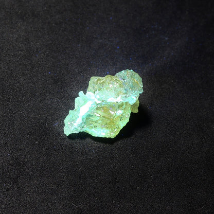 ジンカイト 原石 半人工鉱物 ポーランド産 Zincite