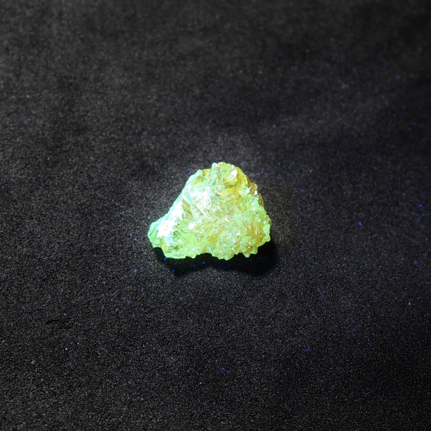 ジンカイト 原石 半人工鉱物 ポーランド産 Zincite