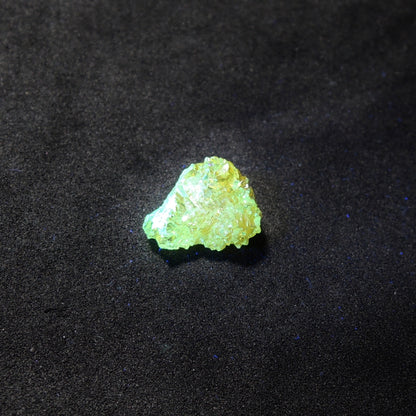 ジンカイト 原石 半人工鉱物 ポーランド産 Zincite