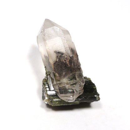 グリーントルマリン 原石 水晶共生 クォーツ共生 電気石 ブラジル産 Tourmaline